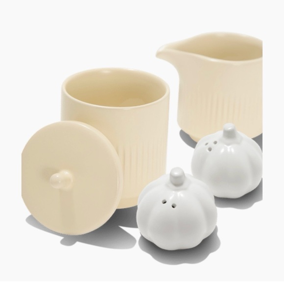 Citrine Sugar and Creamer Set & Talking Tables Pumpkin Sat and Pepper Shakers - Picture 2 of 9